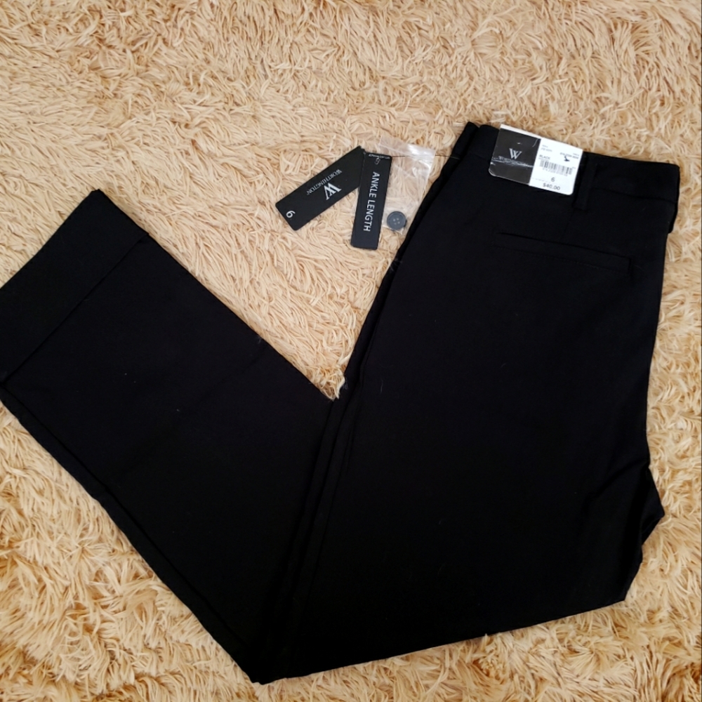 Brand new Worthington ankle-length black slacks